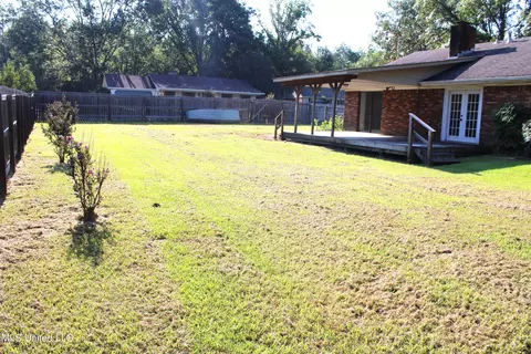 Exterior - 225 Oak Bnd, Madison, MS 39110 photo 7 of 8