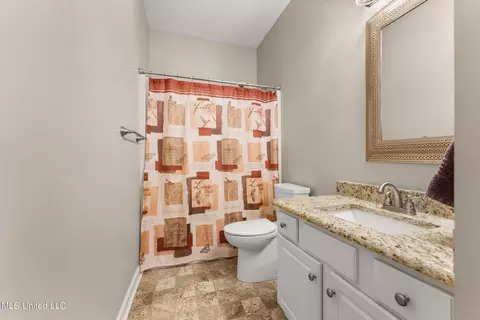 Bath - 1240 Lake View Dr, Hernando, MS 38632 photo 2 of 3