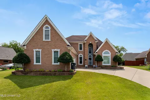 Exterior - 1240 Lake View Dr, Hernando, MS 38632 photo 2 of 6