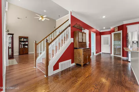 Entry Way - 1240 Lake View Dr, Hernando, MS 38632 photo 1 of 1