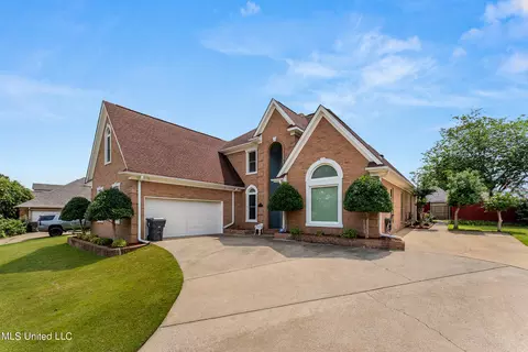 1240 Lake View Dr, Hernando, MS 38632