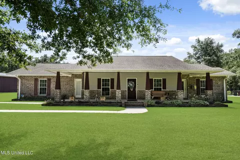 132 Horse Ranch Rd # B, Lucedale, MS 39452