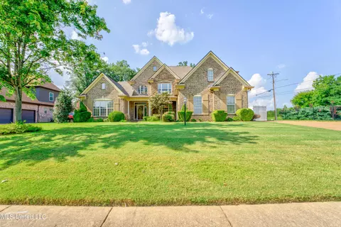 10880 Wiseman Dr, Olive Branch, MS 38654