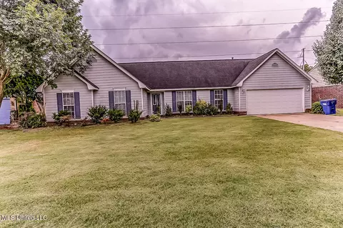 7597 Woodshire Dr, Horn Lake, MS 38637