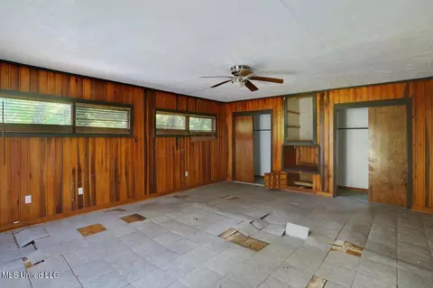 Bedroom - 1932 Belvedere Dr, Jackson, MS 39204 photo 1 of 4