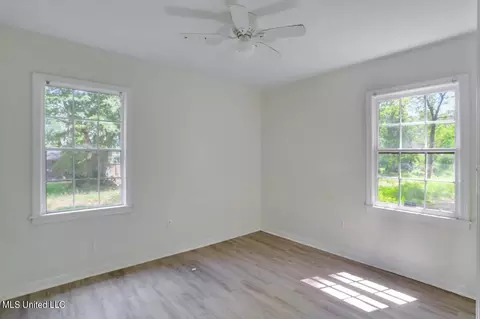 Bedroom - 1932 Belvedere Dr, Jackson, MS 39204 photo 2 of 4