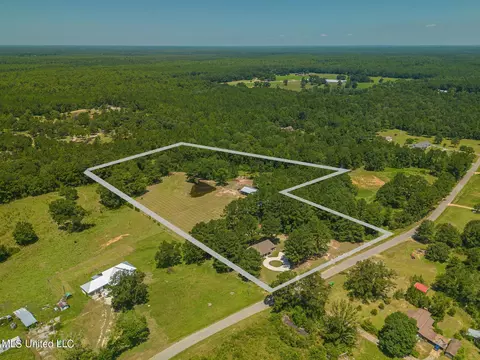52 Tower Rd, Wiggins, MS 39577 photo 3