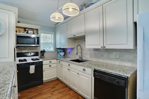 Kitchen - 918 Post Rd, Clinton, MS 39056 photo 1 of 2