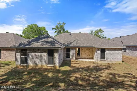 Exterior - 2063 Pebble Creek Dr, Brandon, MS 39042 photo 3 of 4
