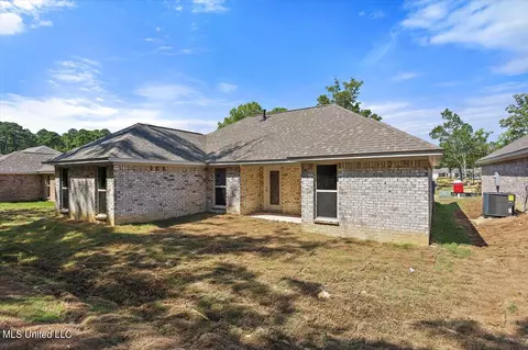 Exterior - 2063 Pebble Creek Dr, Brandon, MS 39042 photo 2 of 4