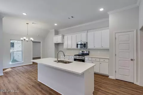Kitchen - 2061 Pebble Creek Dr, Brandon, MS 39042 photo 2 of 2