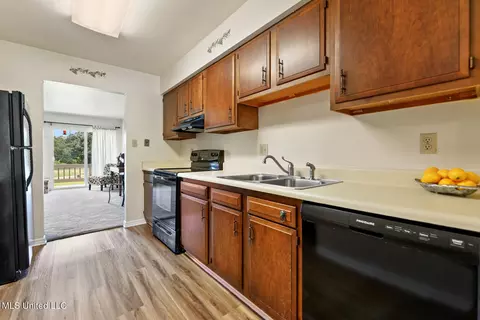 Kitchen - 220 Highpoint Dr, Diamondhead, MS 39525 photo 3 of 3