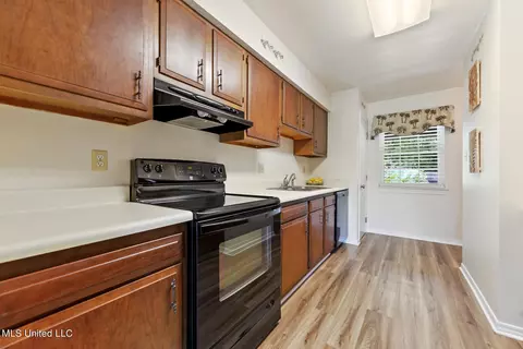 Kitchen - 220 Highpoint Dr, Diamondhead, MS 39525 photo 1 of 3