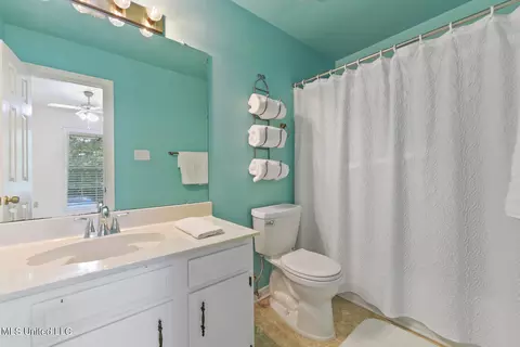 Bath - 220 Highpoint Dr, Diamondhead, MS 39525 photo 3 of 3