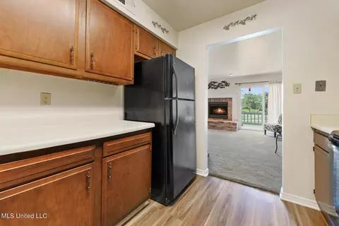 Kitchen - 220 Highpoint Dr, Diamondhead, MS 39525 photo 2 of 3