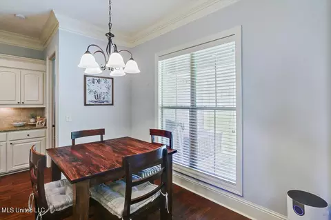 Dining - 123 Meadowcreek Dr, Brandon, MS 39042 photo 2 of 2