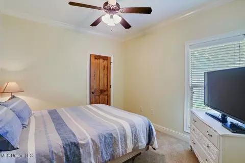 Bedroom - 123 Meadowcreek Dr, Brandon, MS 39042 photo 3 of 4