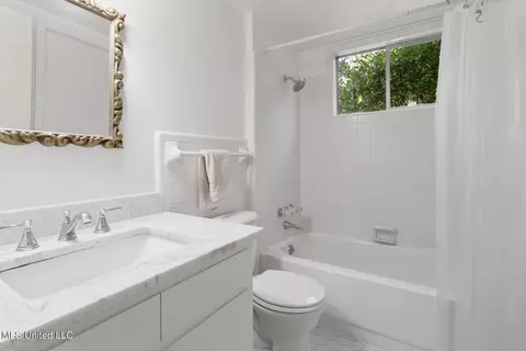 Bath - 5155 Kaywood Dr, Jackson, MS 39211 photo 1 of 4