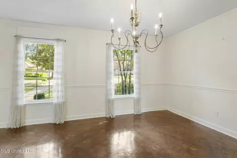 Dining - 5155 Kaywood Dr, Jackson, MS 39211 photo 1 of 2