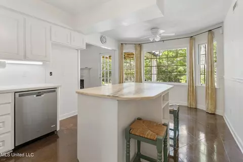 Kitchen - 5155 Kaywood Dr, Jackson, MS 39211 photo 1 of 4