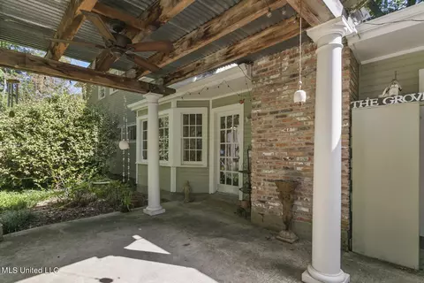 Exterior - 5155 Kaywood Dr, Jackson, MS 39211 photo 4 of 10