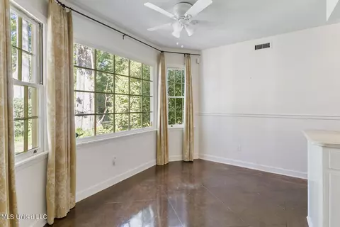 Dining - 5155 Kaywood Dr, Jackson, MS 39211 photo 2 of 2