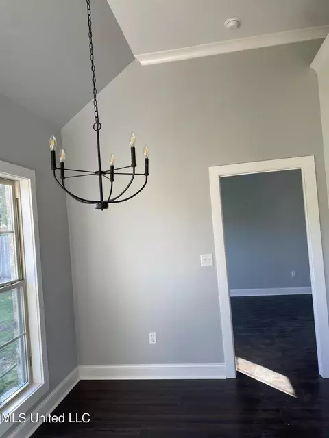 Dining - 114 Cedar Creek Dr, Flora, MS 39071 photo 2 of 3