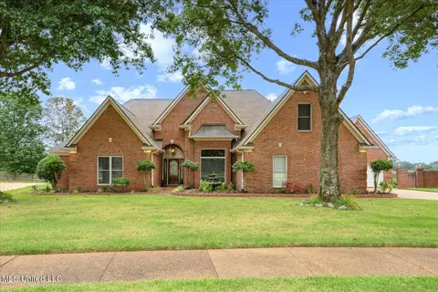 6702 Indigo Lake Dr, Olive Branch, MS 38654