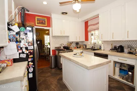 Kitchen - 1415 Robert Dr, Jackson, MS 39211 photo 1 of 2