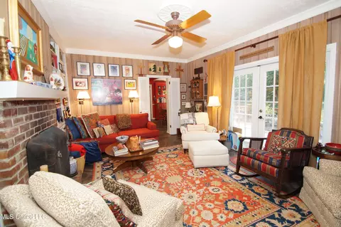 Living - 1415 Robert Dr, Jackson, MS 39211 photo 1 of 4