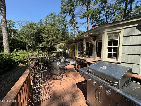 Exterior - 1415 Robert Dr, Jackson, MS 39211 photo 3 of 6