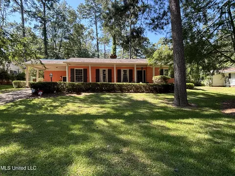 1415 Robert Dr, Jackson, MS 39211