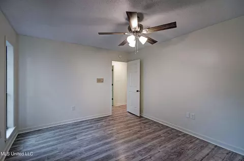 Bedroom - 215 Edinburgh Ct, Brandon, MS 39047 photo 3 of 3