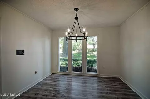 Dining - 215 Edinburgh Ct, Brandon, MS 39047 photo 1 of 2