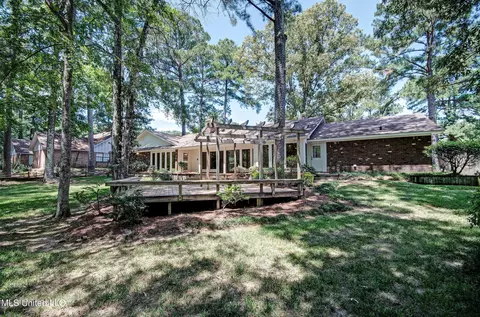 Exterior - 215 Edinburgh Ct, Brandon, MS 39047 photo 12 of 14