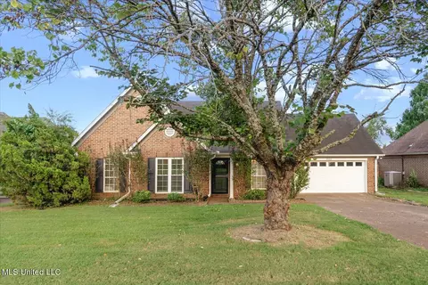 9563 Michigan Dr, Olive Branch, MS 38654