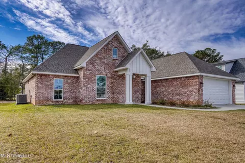 552 Fairway Dr, Picayune, MS 39466 photo 1