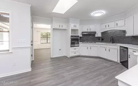 236 Bracken Cv, Byram, MS 39272 photo 10