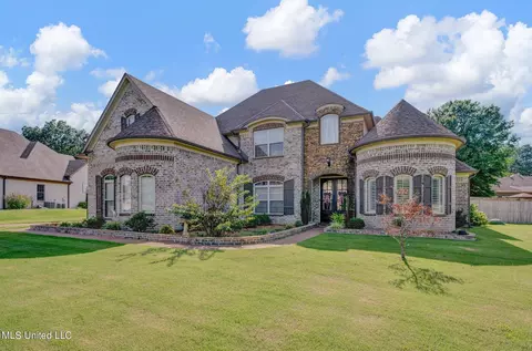 4395 Gray Estates Dr, Southaven, MS 38671