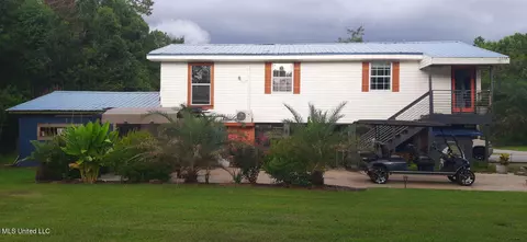 309 Beverly St, Bay Saint Louis, MS 39520