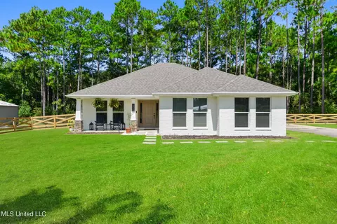 18009 Rayford Shumock Rd, Moss Point, MS 39562