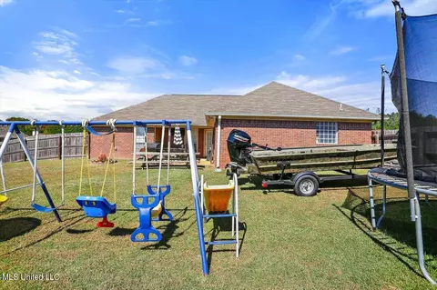 Exterior - 301 Duckworth Pl, Florence, MS 39073 photo 6 of 8