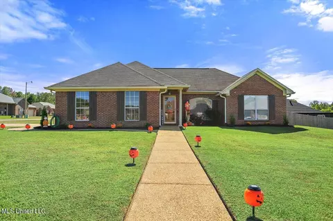 301 Duckworth Pl, Florence, MS 39073