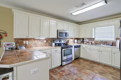 Kitchen - 301 Duckworth Pl, Florence, MS 39073 photo 3 of 3