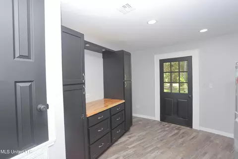 Entry Way - 1879 Flowers Rd, Terry, MS 39170 photo 1 of 2