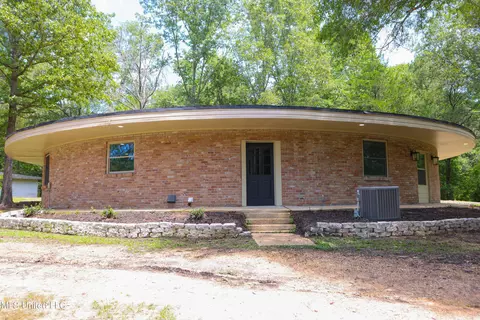 1879 Flowers Rd, Terry, MS 39170