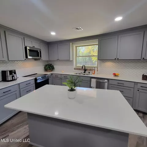 Kitchen - 1879 Flowers Rd, Terry, MS 39170 photo 3 of 6