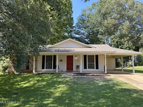 628 Randall Cir, Pearl, MS 39208
