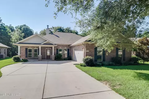 520 Dynsmore Pl, Long Beach, MS 39560