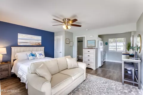 1664 Beach Blvd #29, Biloxi, MS 39531